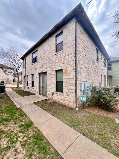 1201 Grove Blvd - Photo 16
