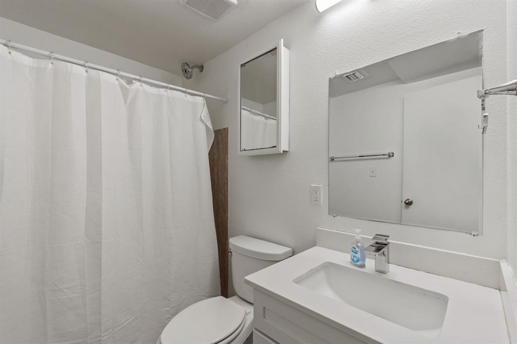 911 W 22 St - Photo 21