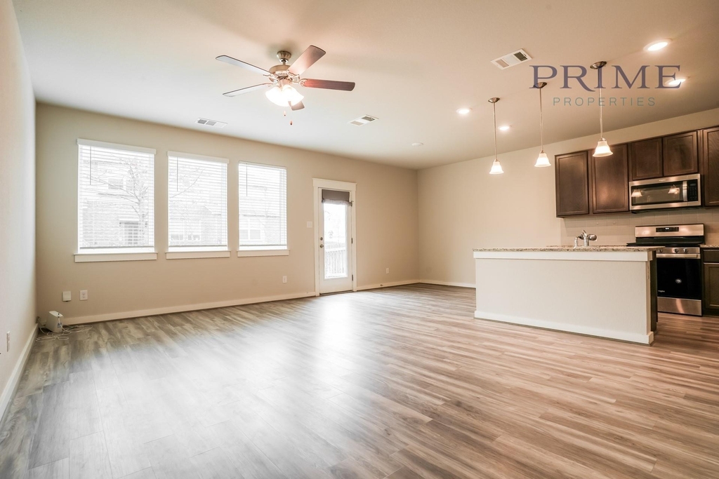 602 Skiff Moth Dr - Photo 1