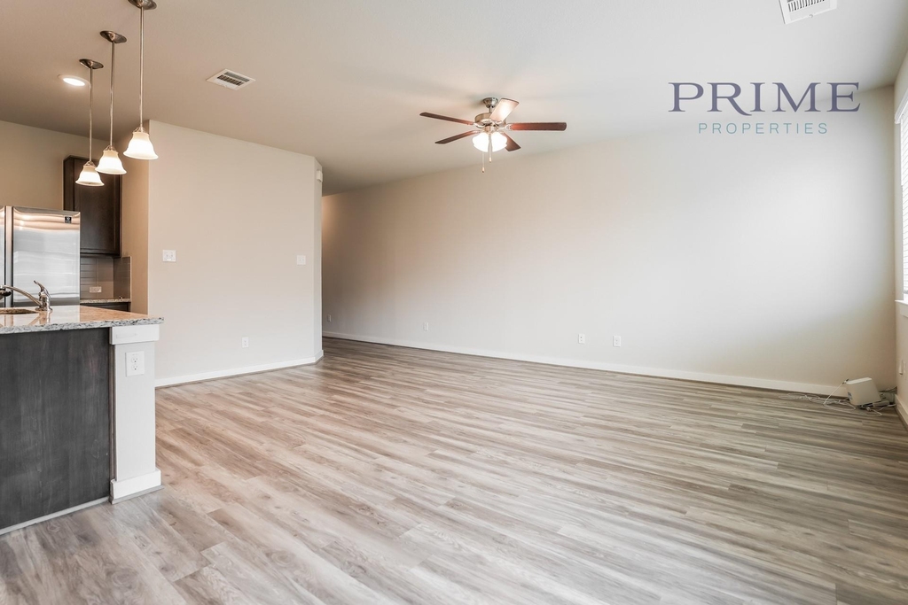 602 Skiff Moth Dr - Photo 2