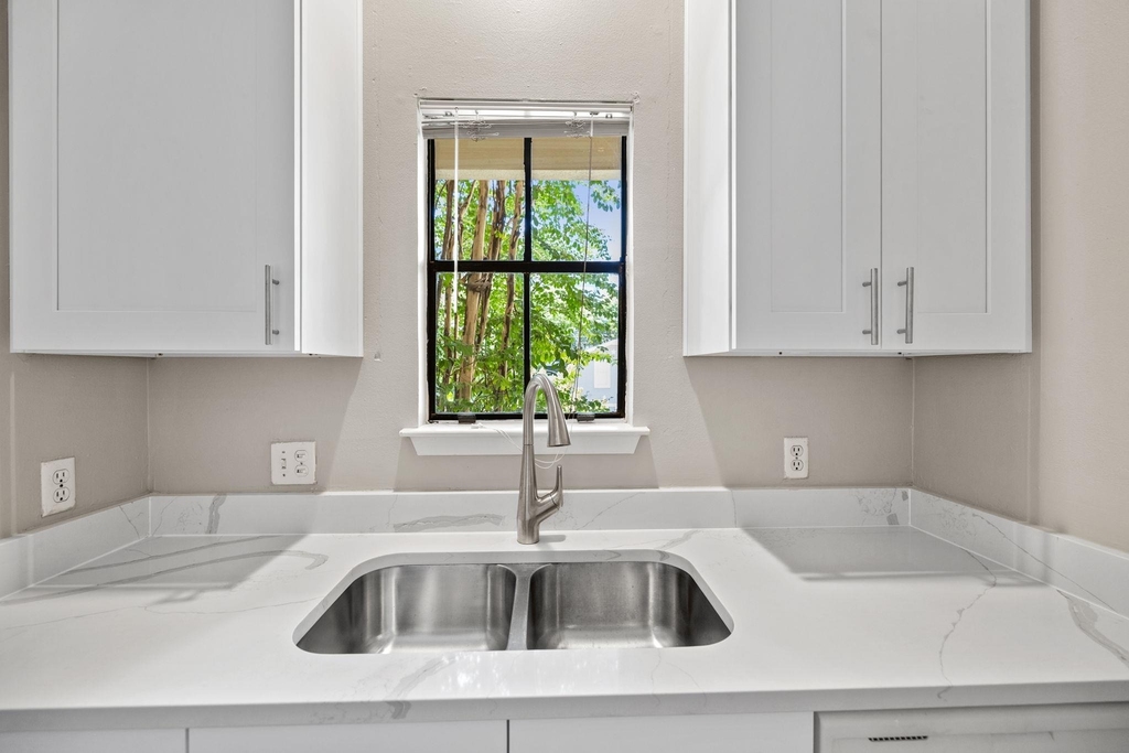 712 Graham Pl - Photo 7