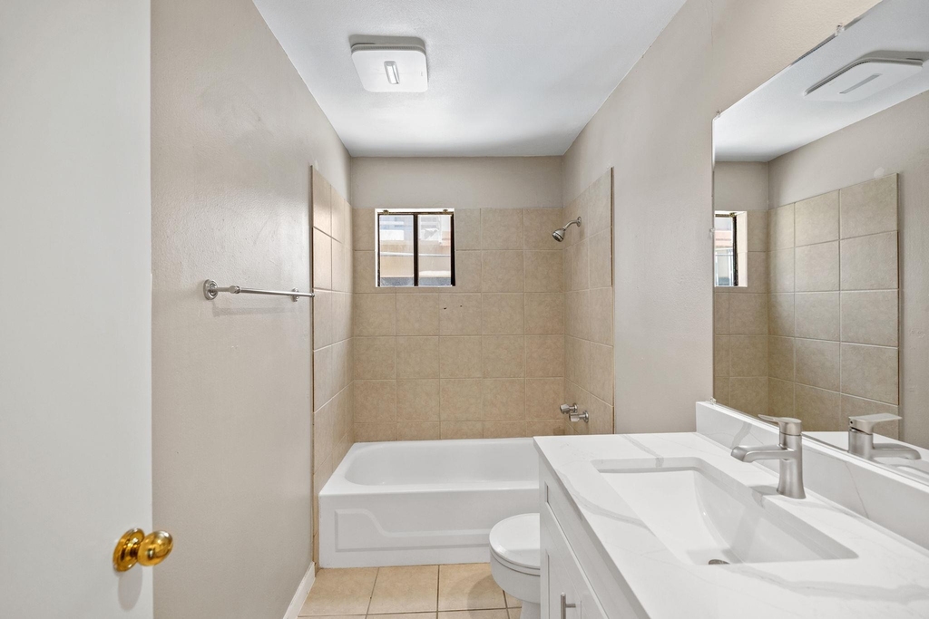 712 Graham Pl - Photo 12