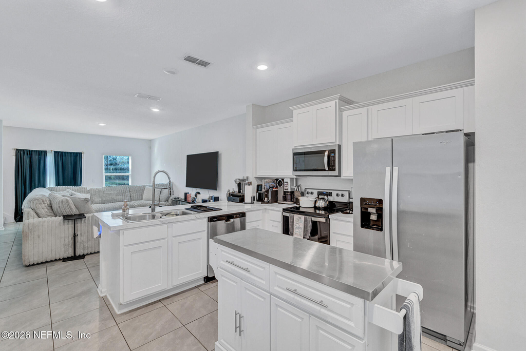 9008 Gifford Drive - Photo 3
