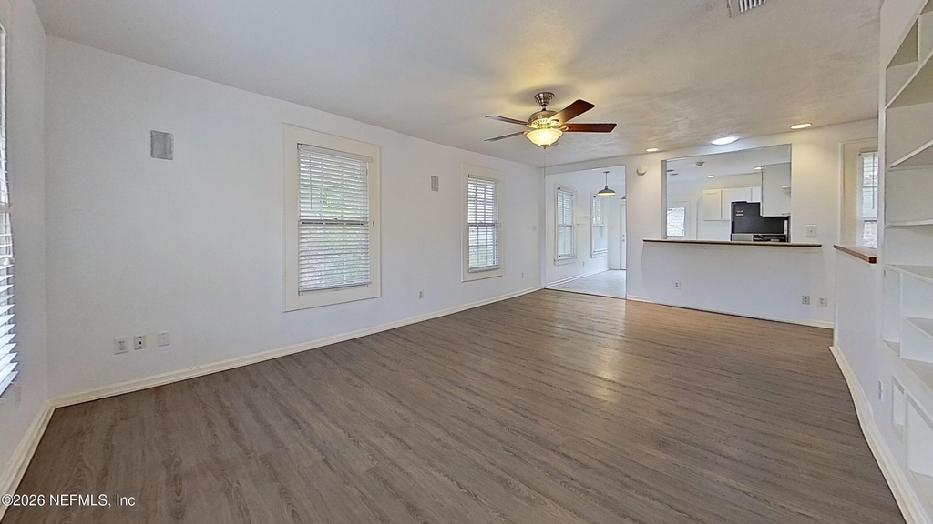 2210 Myra Street - Photo 3