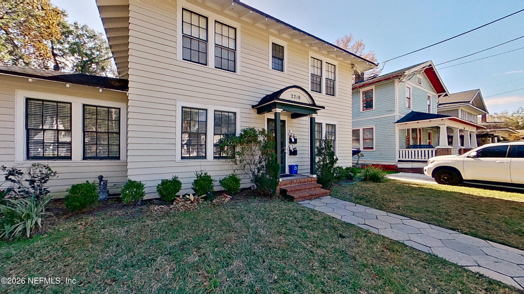 2210 Myra Street - Photo 0