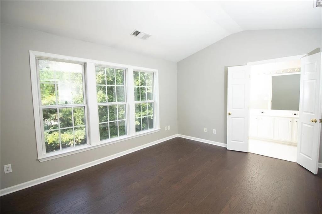 5142 Manerdale Drive Se - Photo 9