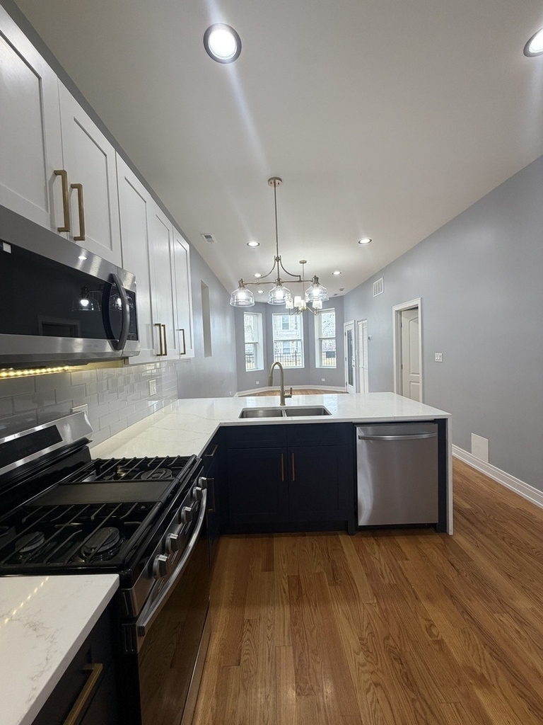 1837 S Harding Avenue - Photo 2