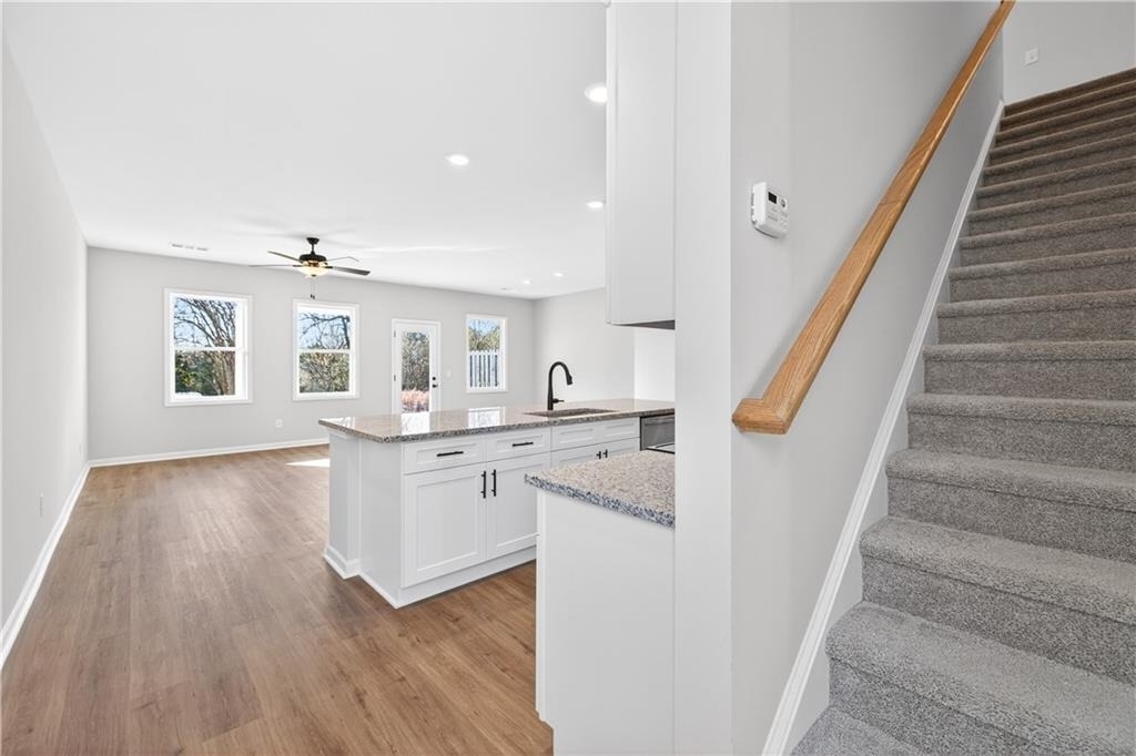 548 Madison St - Photo 3