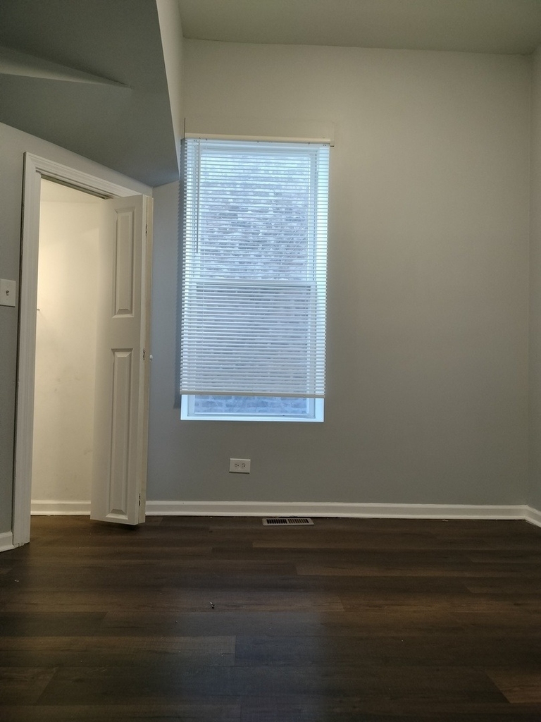 5725 S Green Street - Photo 8
