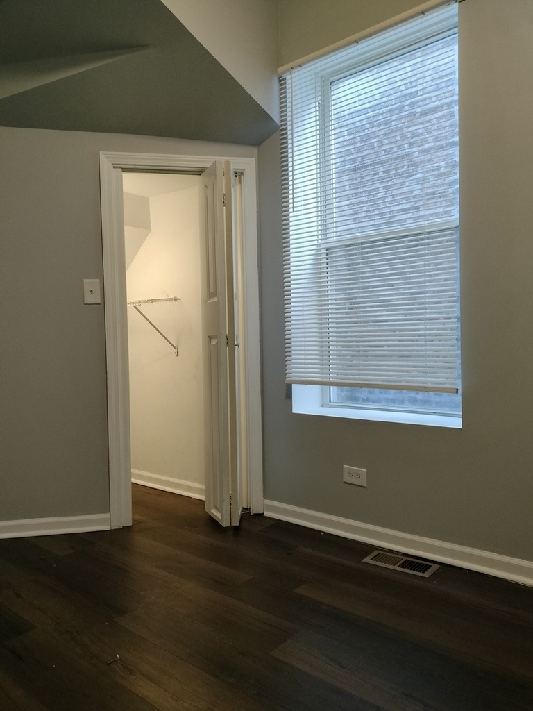 5725 S Green Street - Photo 9