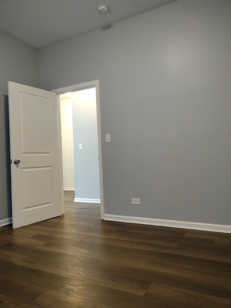 5725 S Green Street - Photo 6