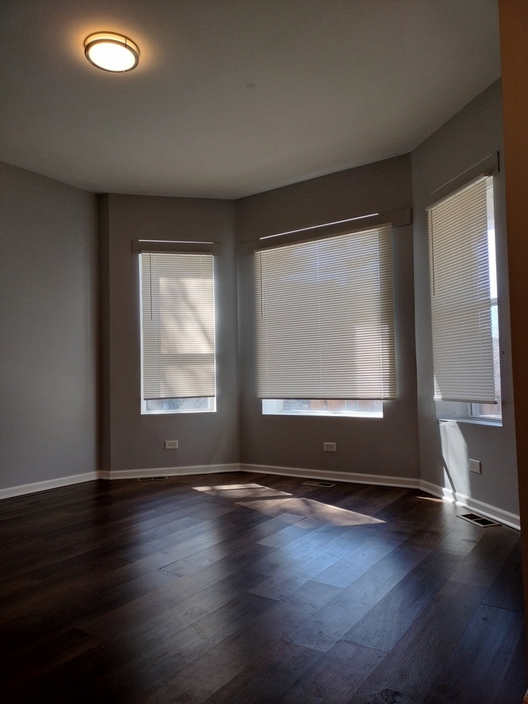 5725 S Green Street - Photo 2