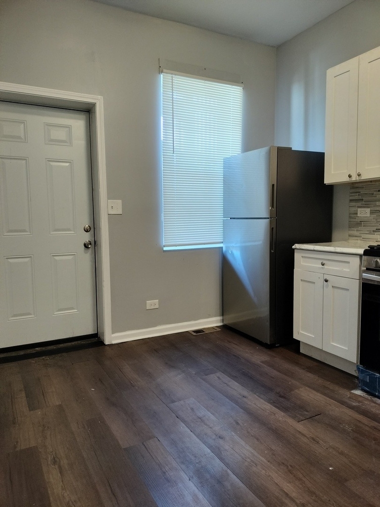 5725 S Green Street - Photo 14