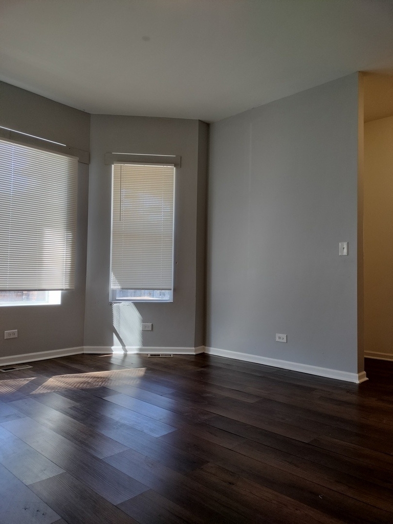 5725 S Green Street - Photo 3