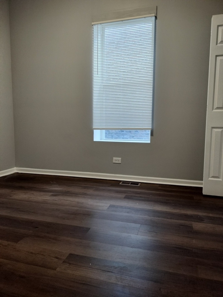 5725 S Green Street - Photo 10