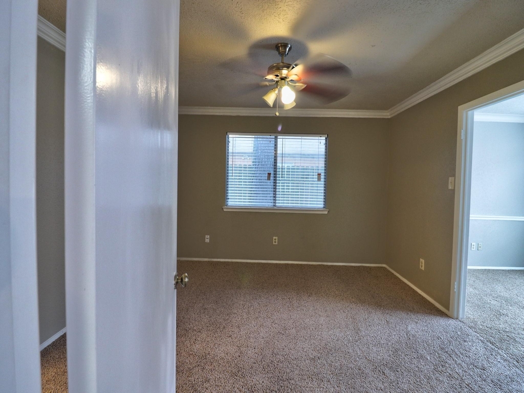 9203 Danforth Way - Photo 12