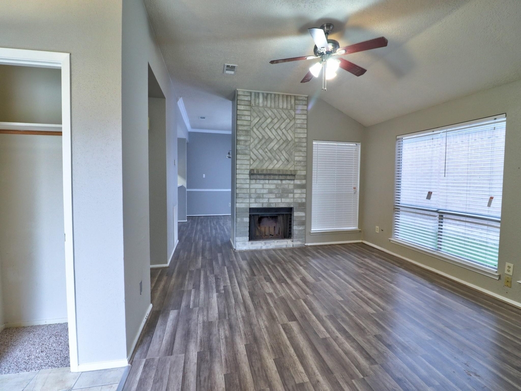 9203 Danforth Way - Photo 5