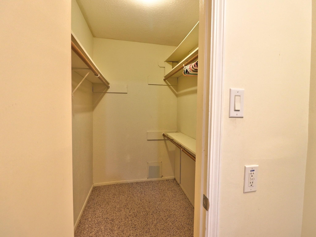 9203 Danforth Way - Photo 18