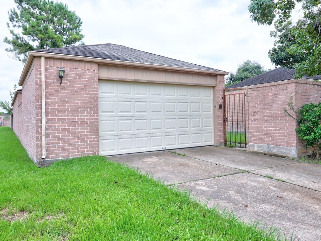 9203 Danforth Way - Photo 0