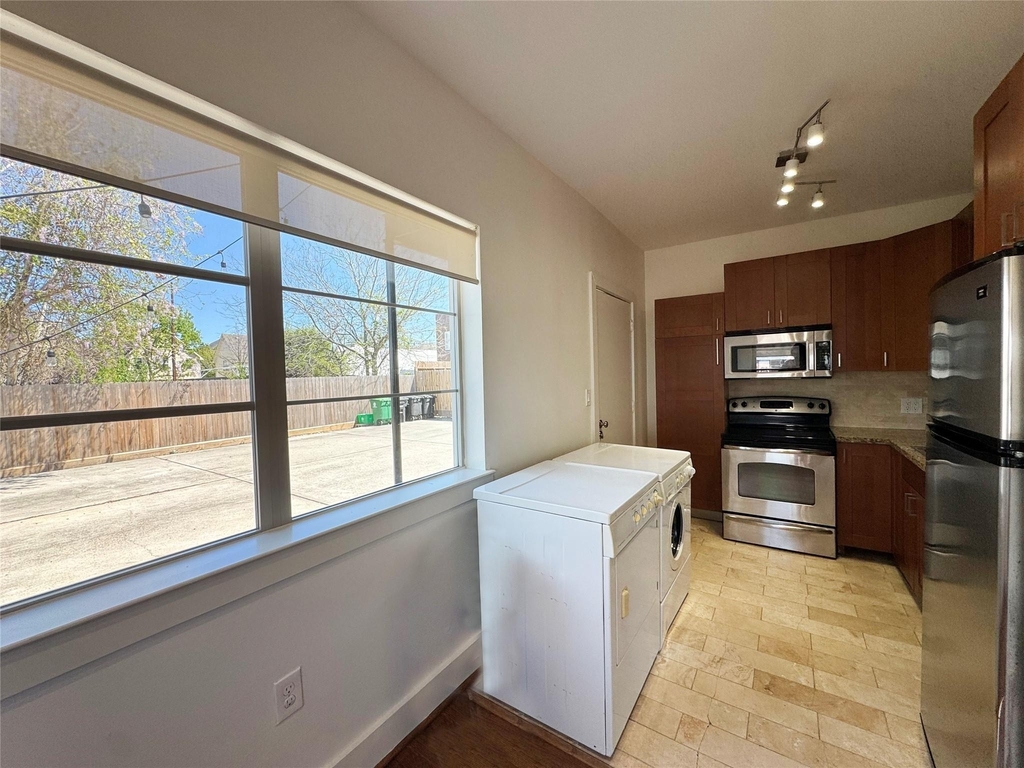 1509 Holman Street - Photo 4