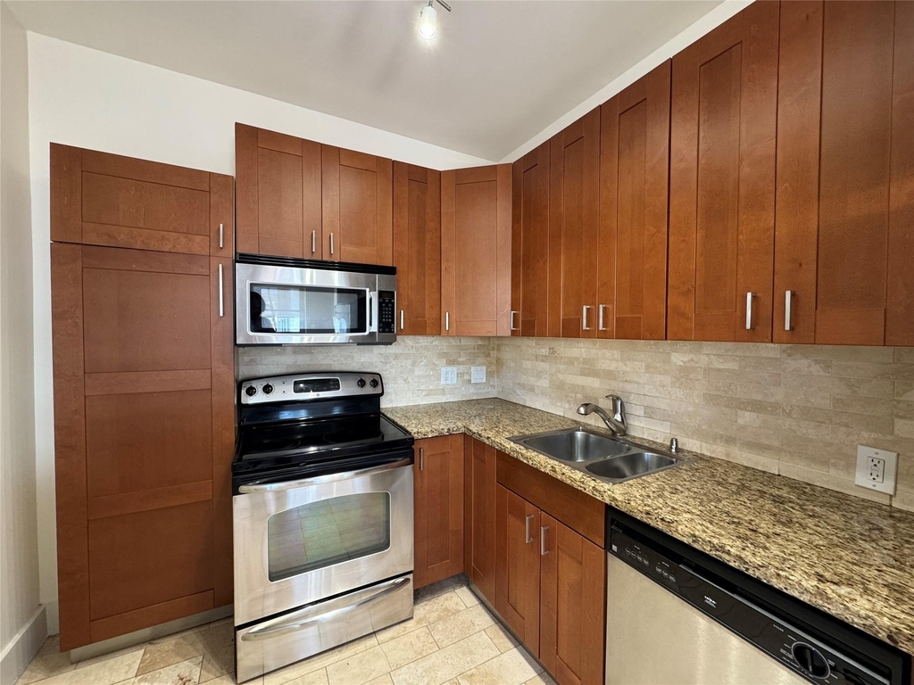 1509 Holman Street - Photo 3