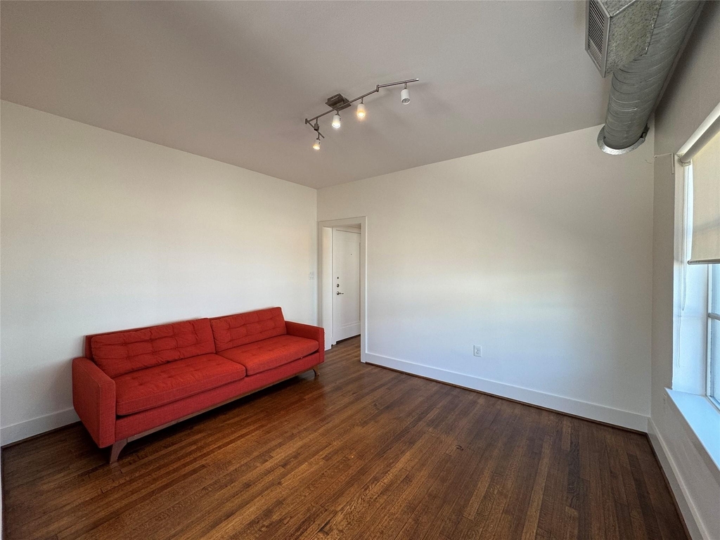 1509 Holman Street - Photo 8
