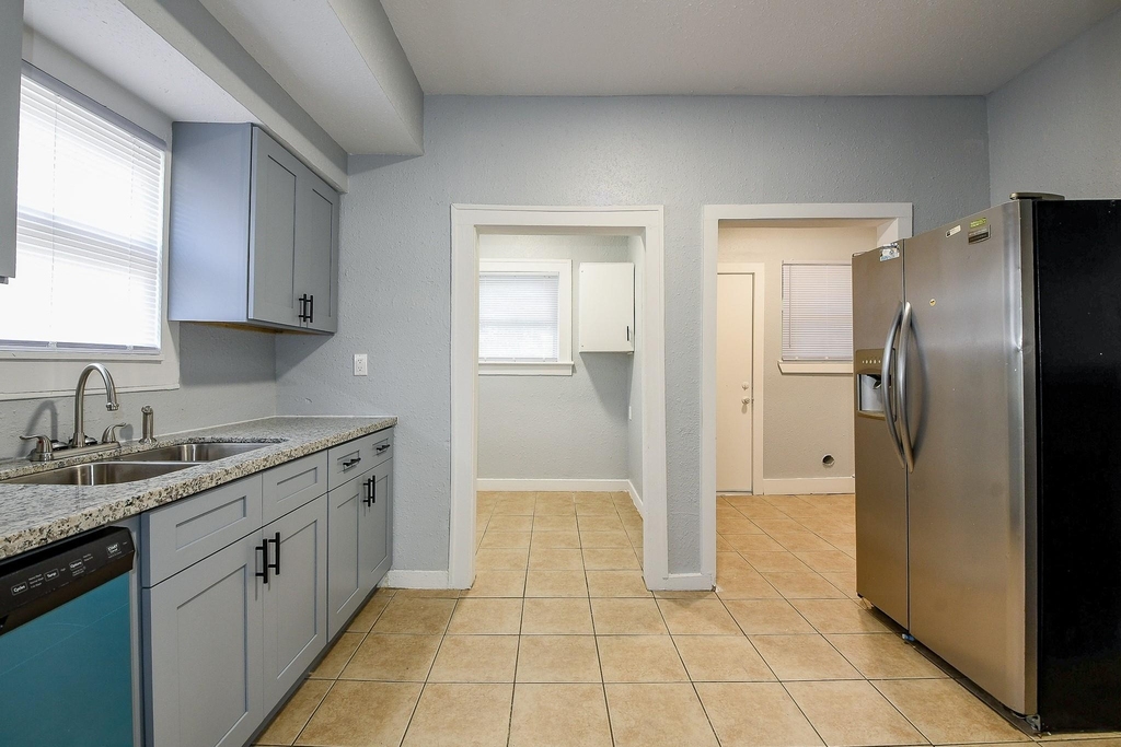 3015 Isabella Street - Photo 3