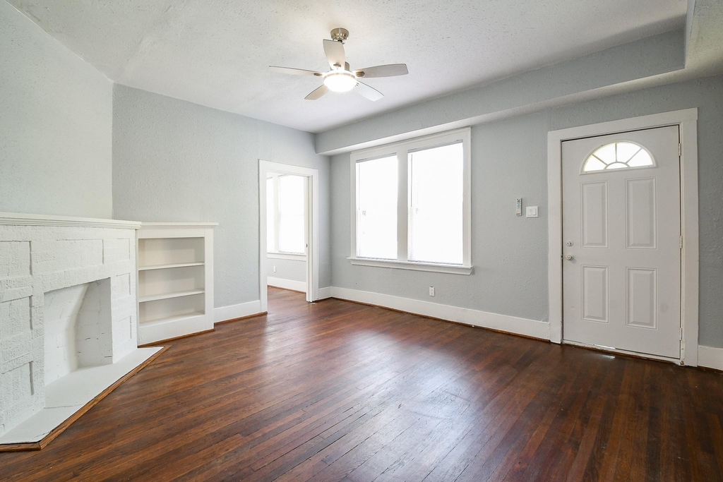 3015 Isabella Street - Photo 0