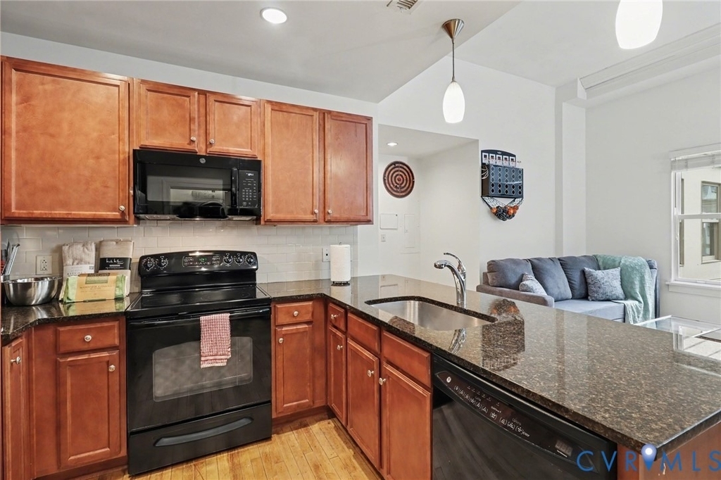 230 N 6th Street - Photo 9