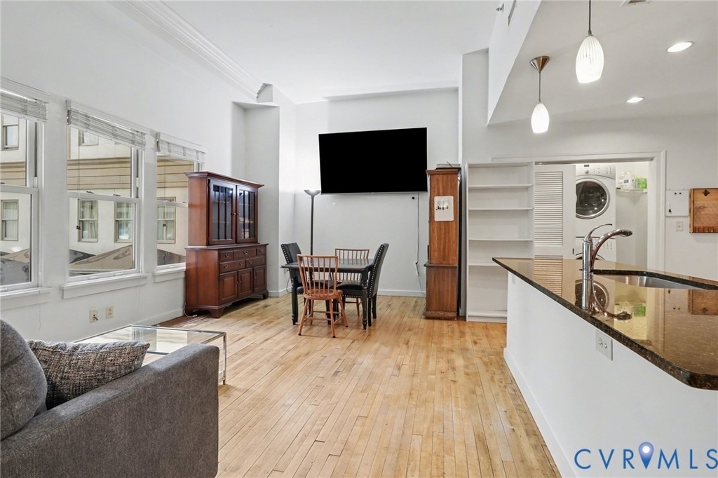 230 N 6th Street - Photo 4
