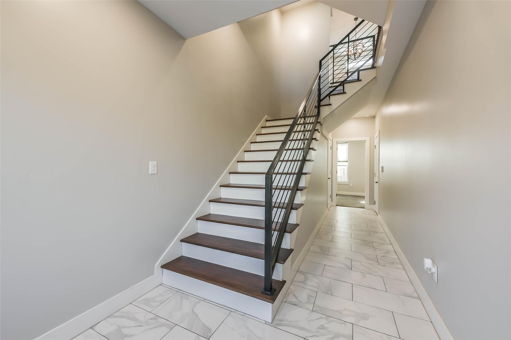 2422 Hadley Street - Photo 5