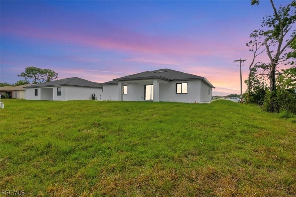 541 Chalet Avenue S - Photo 3