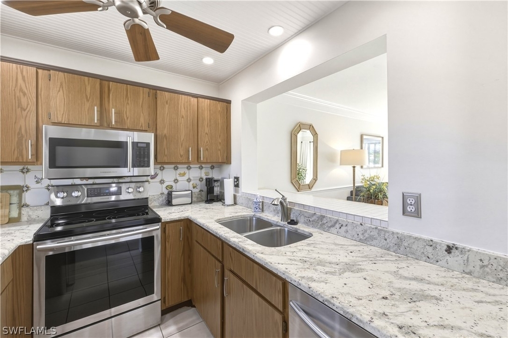 801 River Point Drive - Photo 4