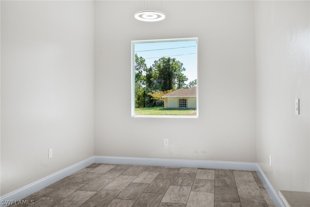 2708 20th Street W - Photo 7