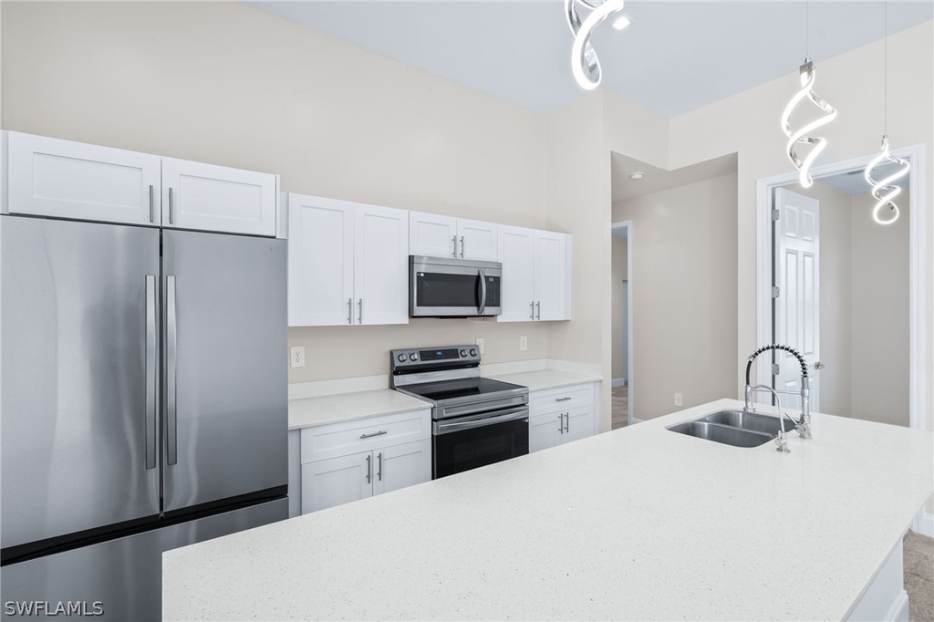 2708 20th Street W - Photo 6