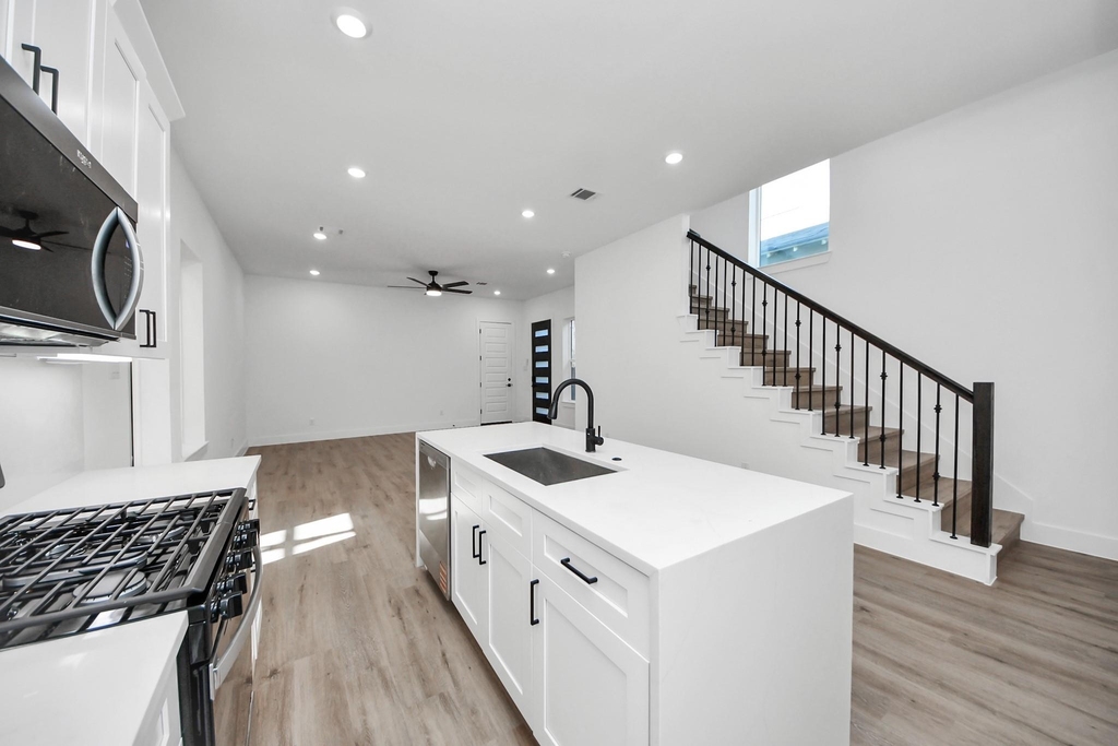 3310 Hardy Street - Photo 9