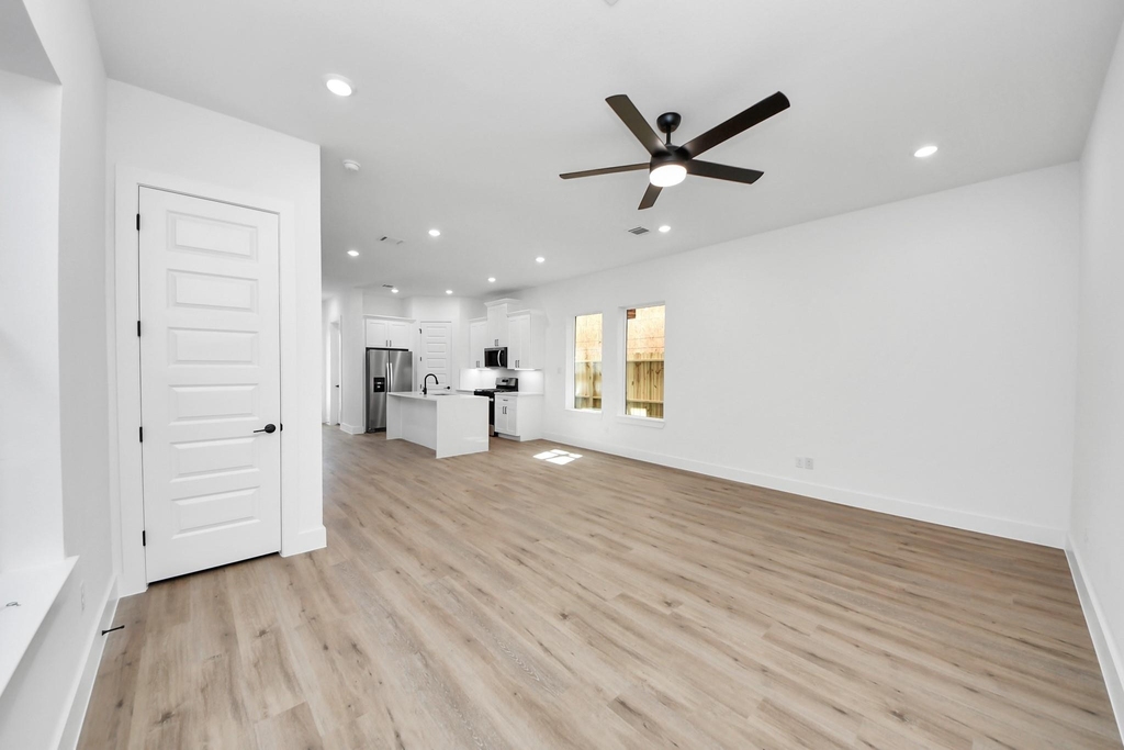 3310 Hardy Street - Photo 3