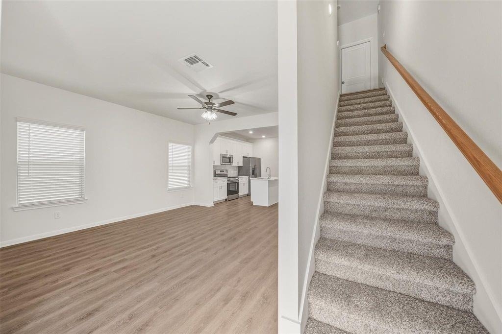 714 West Dallas Street - Photo 2