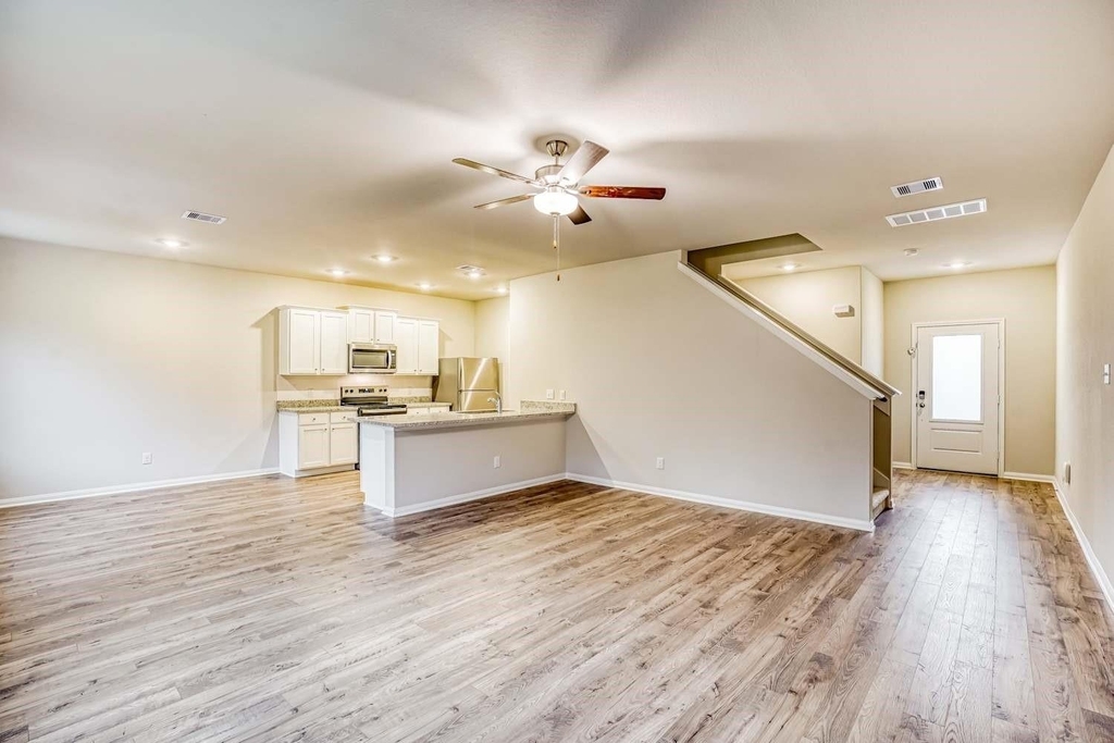 8214 Sunberry Shadow Drive - Photo 3