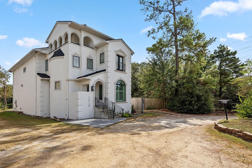 1210 Parkerhaven Court - Photo 1