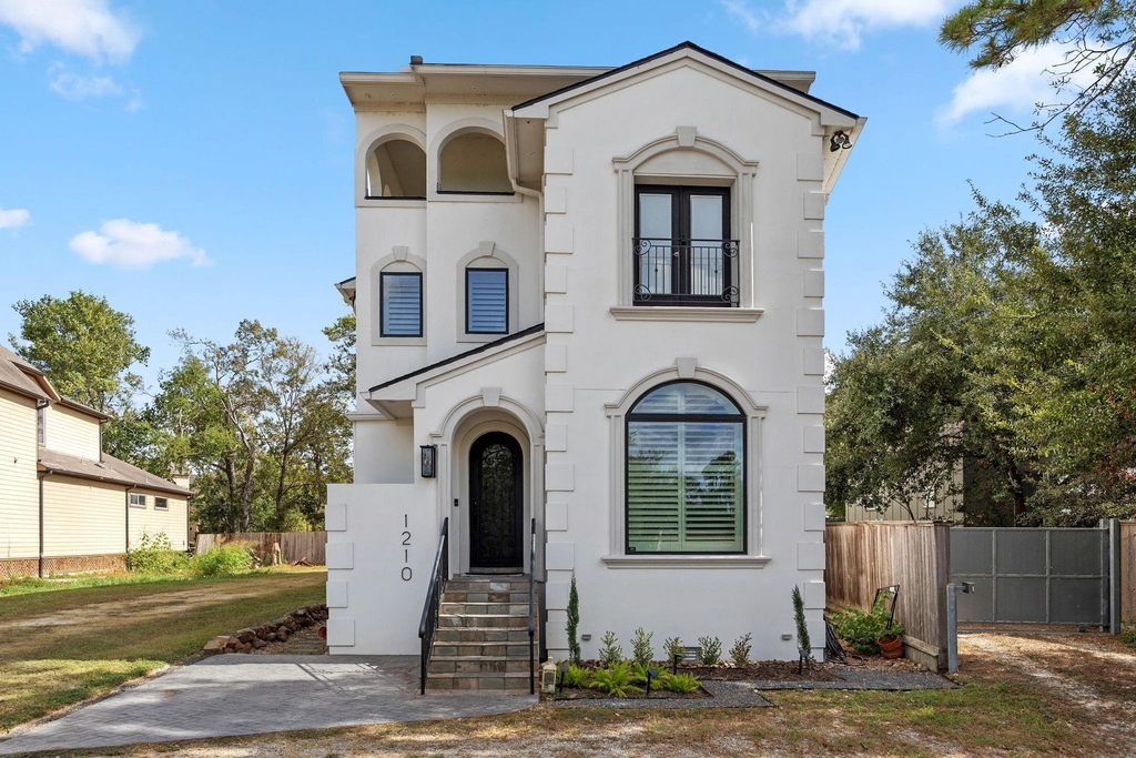 1210 Parkerhaven Court - Photo 2