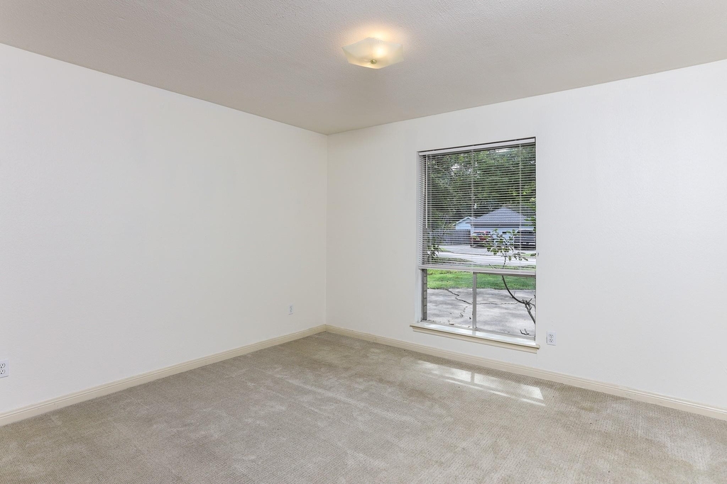 1226 Ferndale Drive - Photo 16