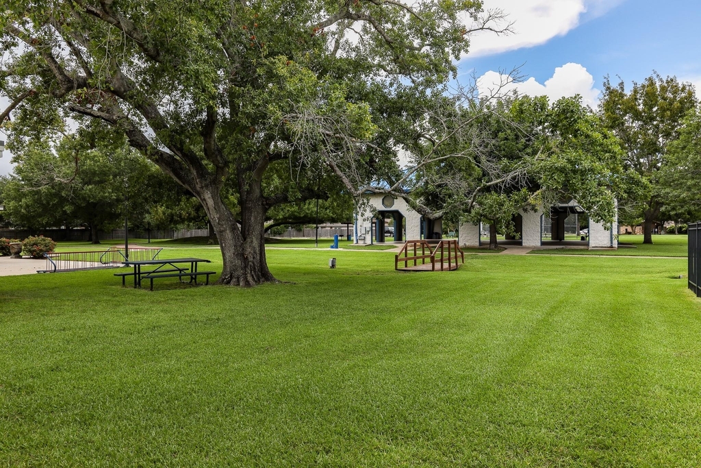 1226 Ferndale Drive - Photo 5