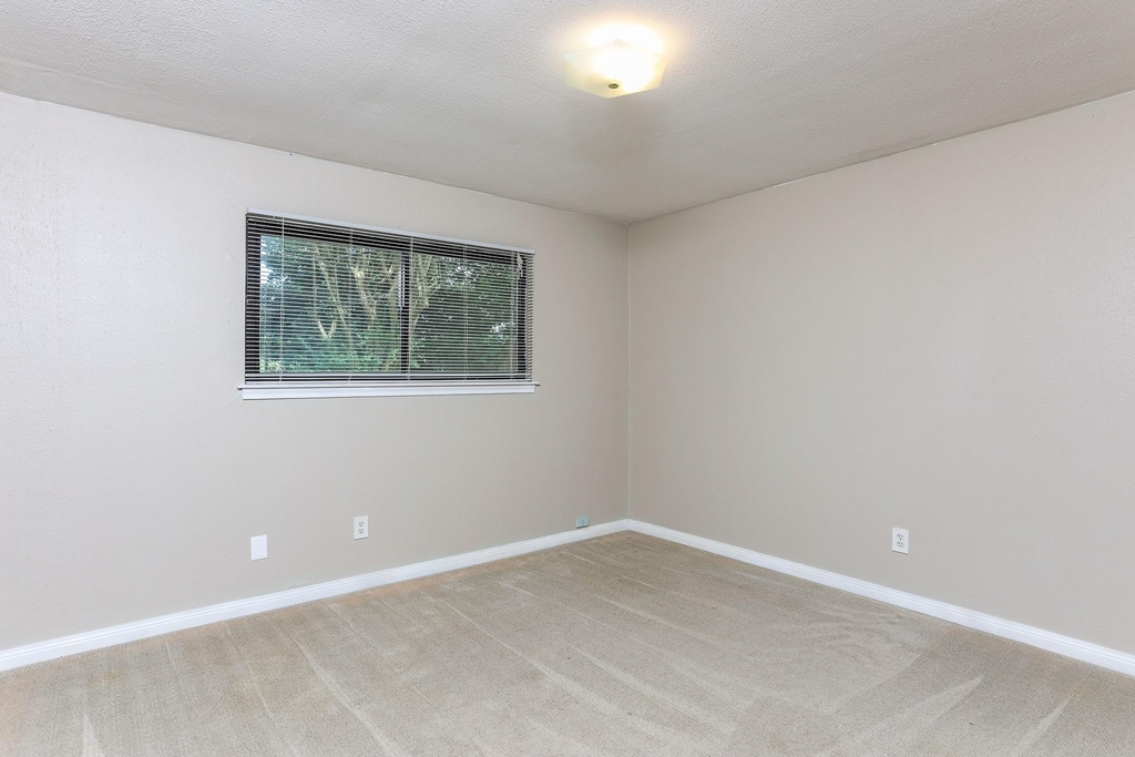 1226 Ferndale Drive - Photo 17