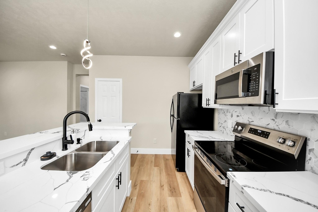 5211 Amy Street - Photo 5