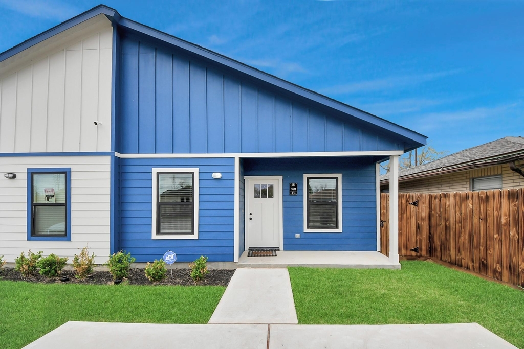 5211 Amy Street - Photo 1
