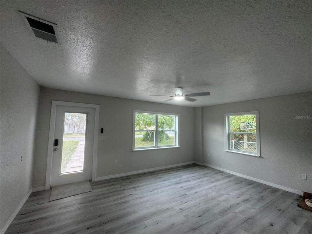 2549 Olive Avenue - Photo 5
