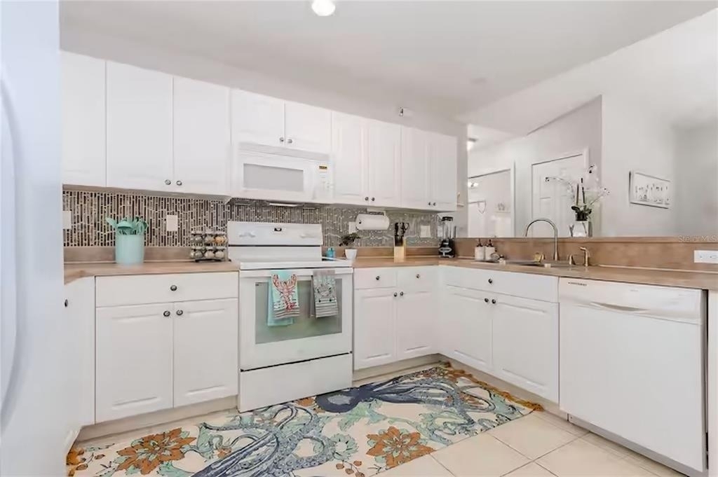 2705 Sw 11th Place - Photo 8
