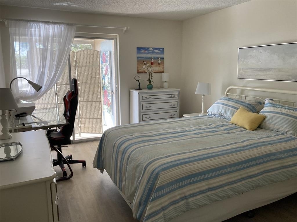 304 47th Avenue Drive W - Photo 9