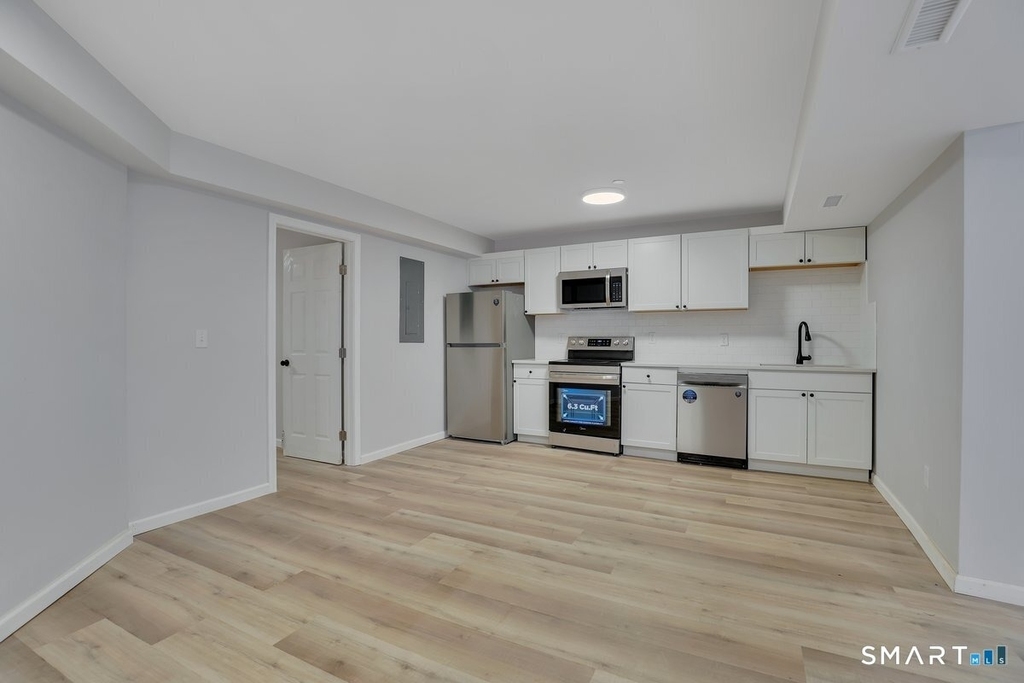 192 Hartford Road - Photo 2